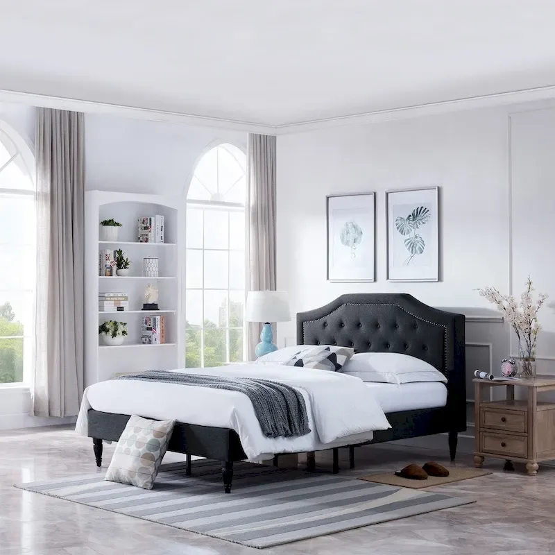Elinor Upholstered Queen Platform Bed by