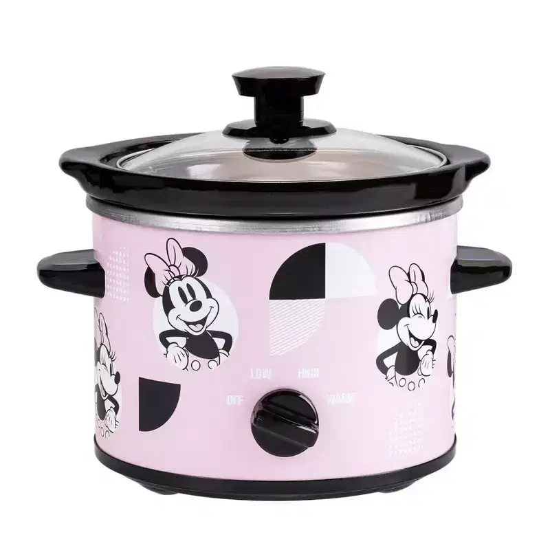 Uncanny Brands Despicable Me Minions 2qt Slow Cooker