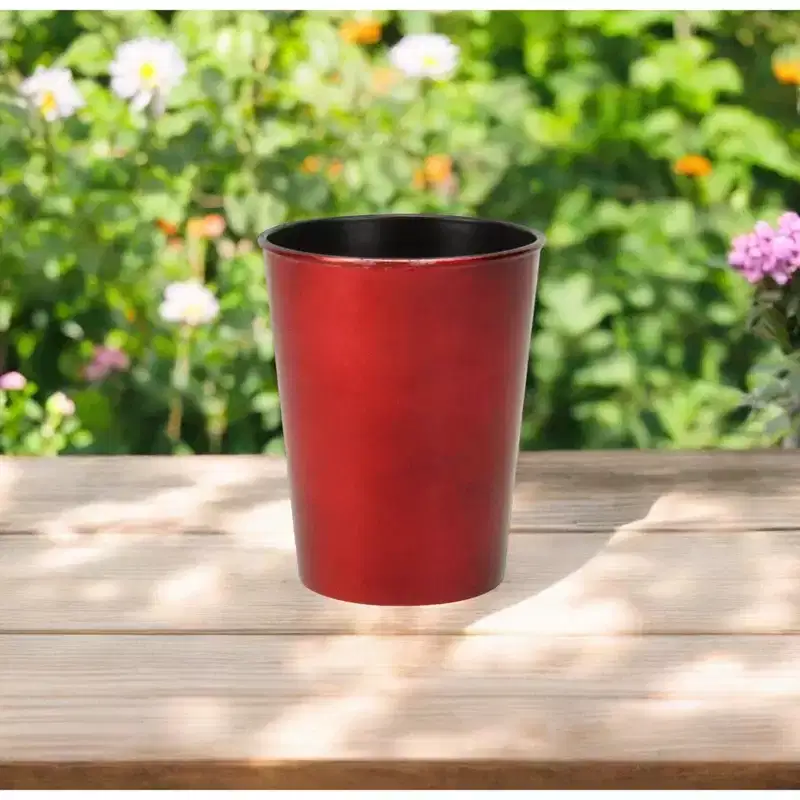 HomeRoots 5 Red Recycled Plastic Indoor Outdoor Round Pot Planter