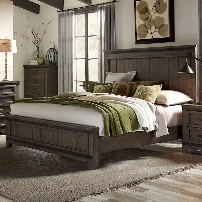 Thornwood Hills Rock Beaten Gray with Saw Cuts King California Panel Bed